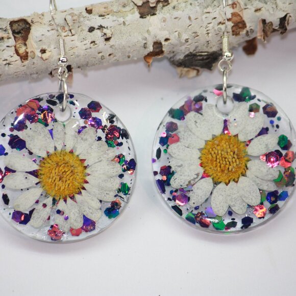 Hand Crafted Daisy Earrings - Picture 8 of 10